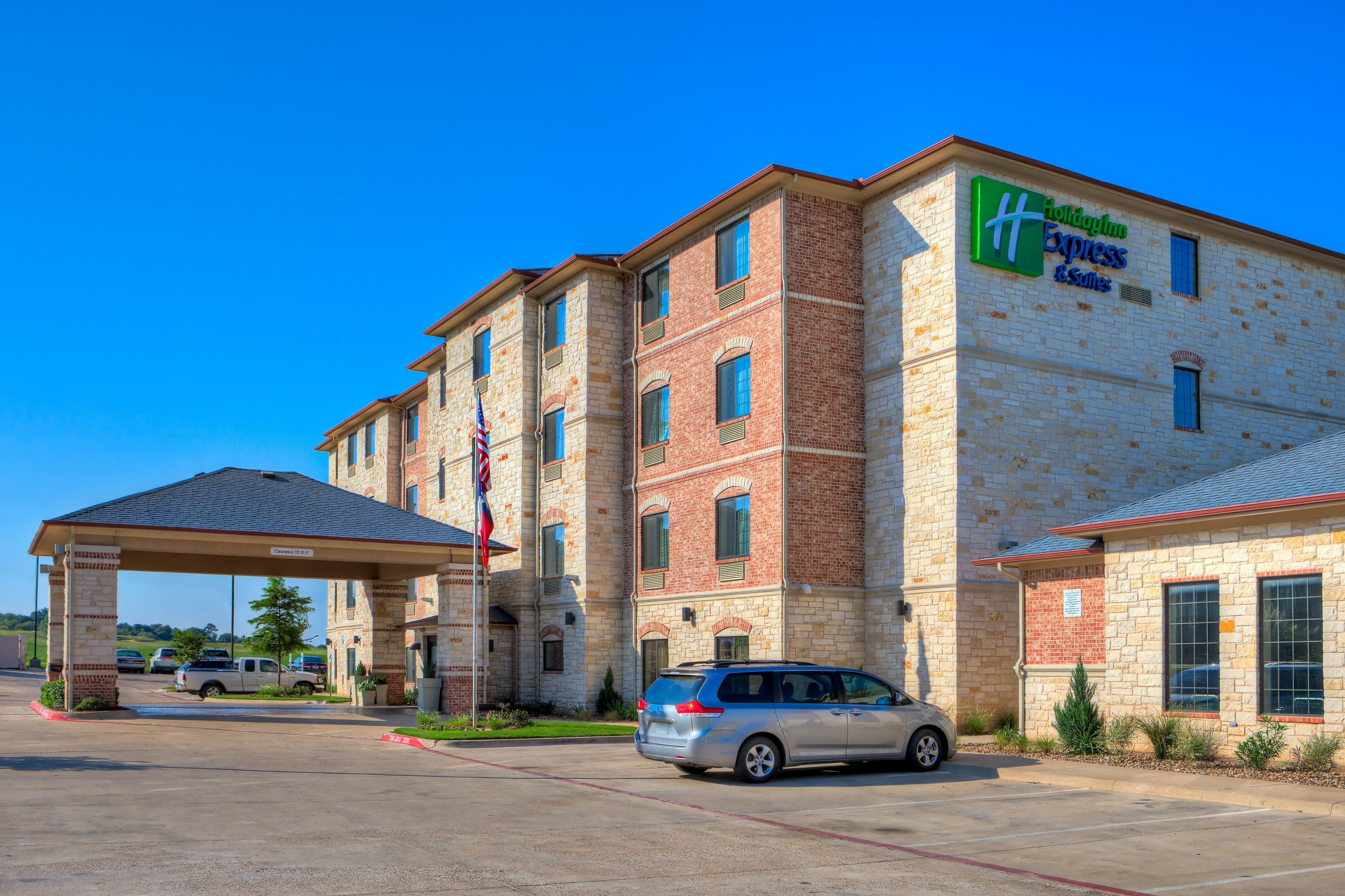 Holiday Inn Express And Suites Granbury, An Ihg Hotel Exterior photo